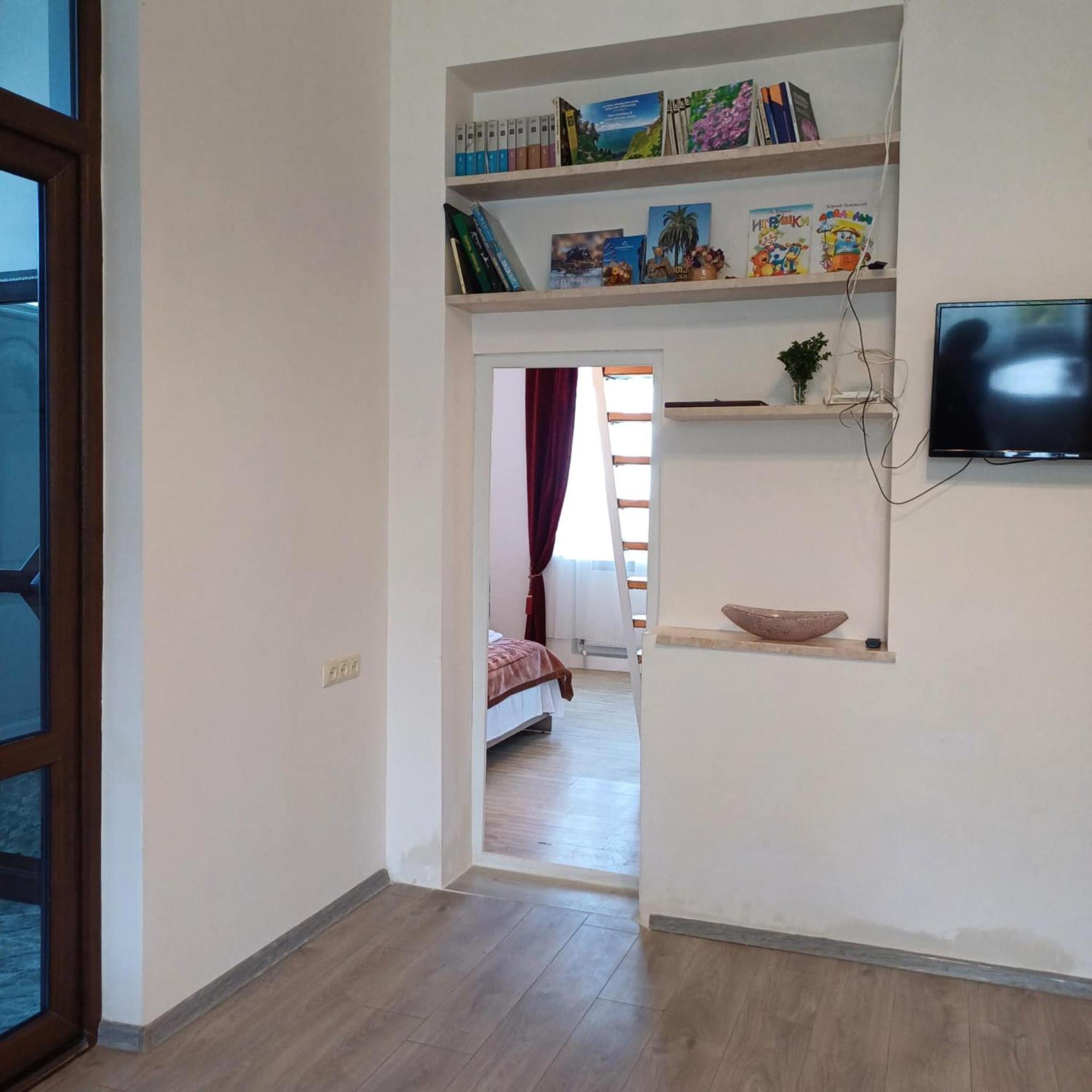 Bis-A Guesthouse Makhinjauri Exteriér fotografie